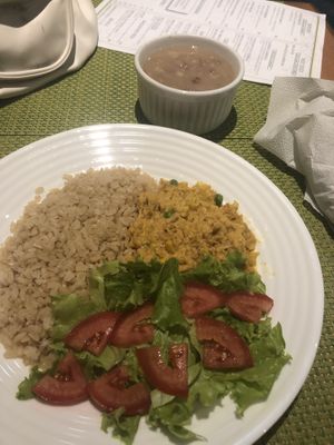 Menu of the day: Chicken salad with sides of rice, beans, lettuce and tomato   at Doppel Brügger in Rio De Janeiro