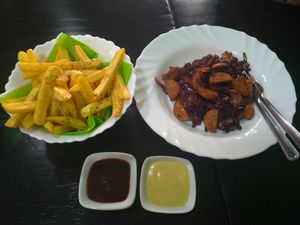 Batata e linguiça acebolada sensacional  at Doppel Brügger in Rio De Janeiro