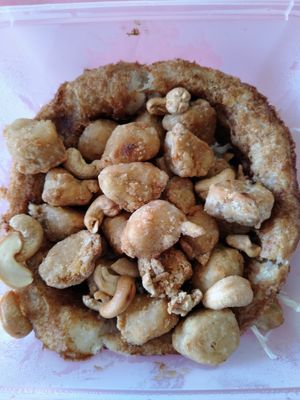 Fragrant yam ring 佛钵飘香 $37.20 at Zi Zai Vegetarian 自在齋 - West Coast in West Singapore