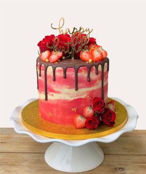 Custom chocolate strawberry cake with fresh roses at Talitha Grace in Schiedam