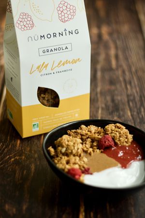 Granola at Cabane du 12 in Nice