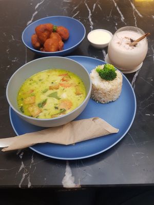 Green Curry, Cauliflower, Egg Nog at Broccoli Revolution - Charoenkrung in Bangkok