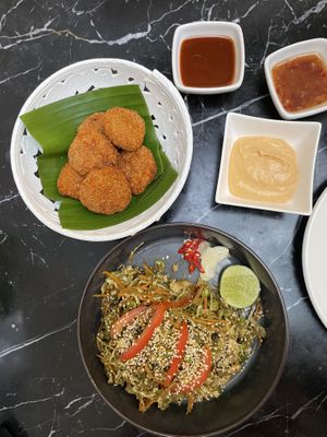Salad dips and nuggets #Veganuary at Broccoli Revolution - Charoenkrung in Bangkok