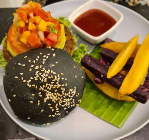 Charcoal broccoli burger at Broccoli Revolution - Charoenkrung in Bangkok