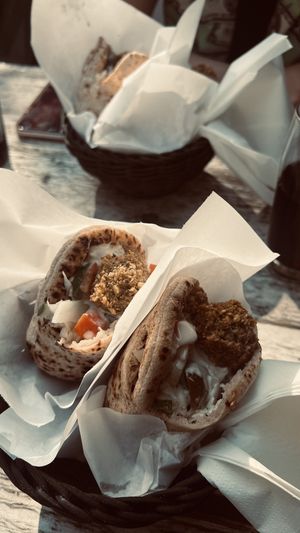 FALAFEL SABABA
Pita, gefüllt mit Falafel, Salat und Tahin  at Falafel Sababa in Berlin