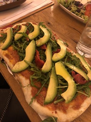 Pinsa Verde with vegan Bolo instead of Guacamole   at Pinsa Manufaktur in Stuttgart