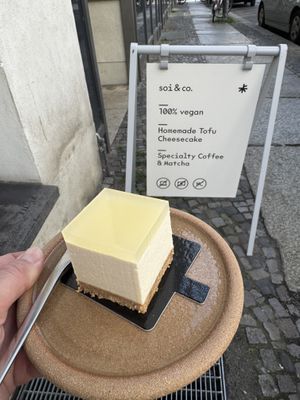 Yuzo cheesecake on outdoor stall   at Soi & Co in Berlin