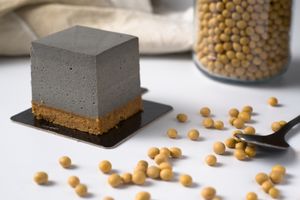 Black sesame cheesecake at Soi & Co in Berlin