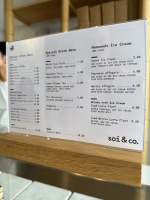 Drinks  at Soi & Co in Berlin
