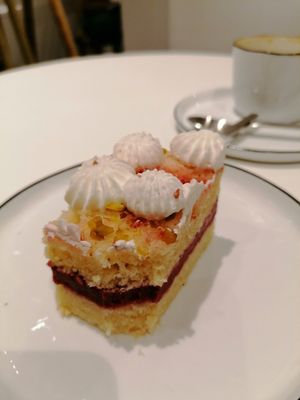Absolutely delicious pistachio raspberry cake, perfect with cappuccino at Soi & Co in Berlin