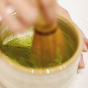 We prepare our Steinmühle with Shinto Matcha by Paper & Tee. This organic matcha is fruity, grassy and bittersweet, rich in amino acids and originated in is Kagoshima, Japan. at Soi & Co in Berlin