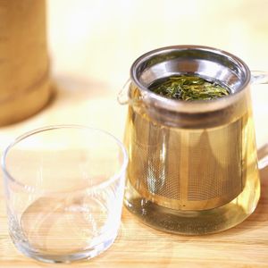 We prepare our Green tea with Long Jing by Paper & Tea. This legendary and prized green tea unfolds with a nutty, floral bouquet underscored by notes of fresh dough at Soi & Co in Berlin