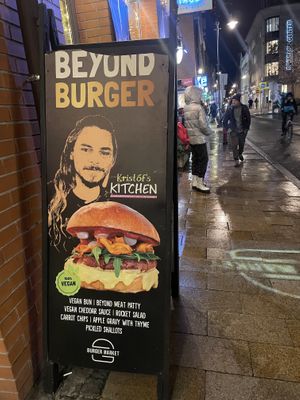 Beyond Burger #Veganuary at Burger Market in Budapest