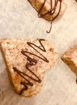 Galetes de civada i canyella at La Nòmada in Olot