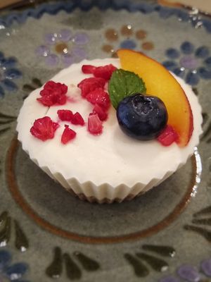 Vegan cheesecake at La Nòmada in Olot