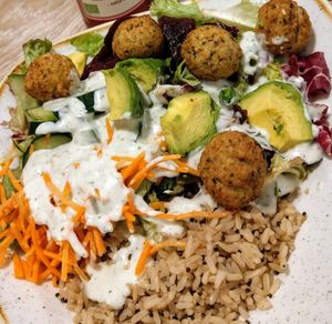 Vegan Falafel Bowl at Dean & David - Westenhellweg in Dortmund