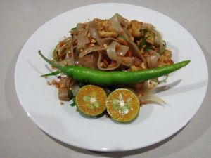 Rainbow Pad Thai at B-Belle's Vegetarian Cuisine in El Nido