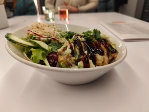 The Vegan tempura tofu don is a really solid option! It is packed with stuff that are not mentioned on the menu like wakame salad and edamame beans. Also the rice was tasty. 5/5 at Tokumaru in Tartu