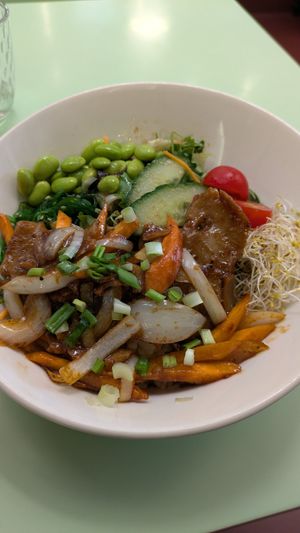 Teryiaki don with seitan at Tokumaru in Tartu