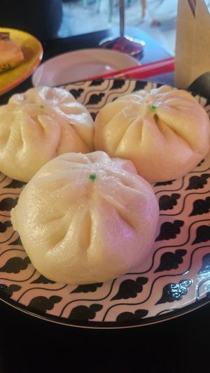 Baos de vegetales at Mama Chau's in Santiago