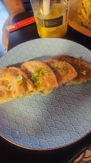Tortilla de cebolla at Mama Chau's in Santiago