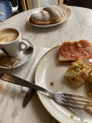 Vegan Tortilla was great! Later I has some churros with chocolate and also loved the croissant and the coffee: Prices are really fair and I felt like coming home.  at The Vegan Corner in Barcelona