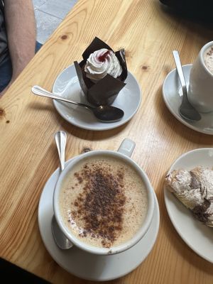 Delicious cafe con leche de avena (coffee with oat milk)  at The Vegan Corner in Barcelona