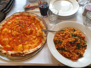 Margarita pizza and risotto at Dudley's in Olinda