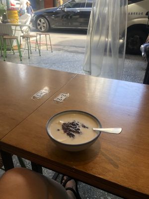 Almond milk pudding with dates at Summer Tree Sweet in Taipei