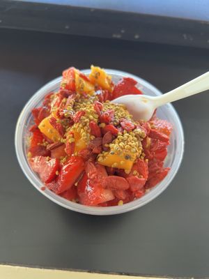 Minus the bee pollin it was amazing!   at Basik Acai in Kailua Kona