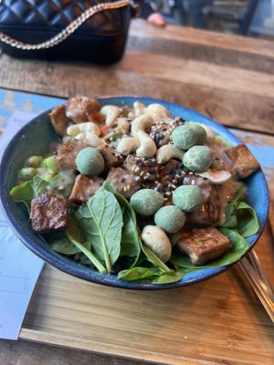   at Surfside Poke in Liege