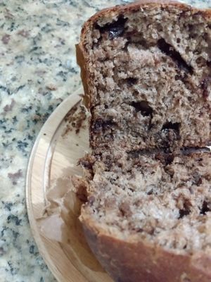 Chocottone feito com farinhas especial e integral, açúcar demerara orgânico, óleo vegetal, água filtrada e fermento biológico. Recheio de chocolate sem lactose meio amargo. at Ali Babá Veganos in Rio De Janeiro