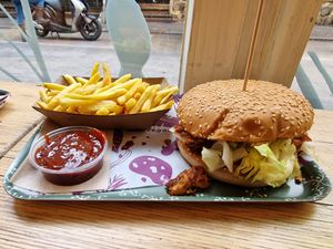 Pulled pork burger #Veganuary at Las Vegan's - Kazinczy 11 in Budapest