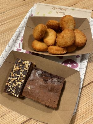 Dessert and Nuggets  at Las Vegan's - Kazinczy 11 in Budapest