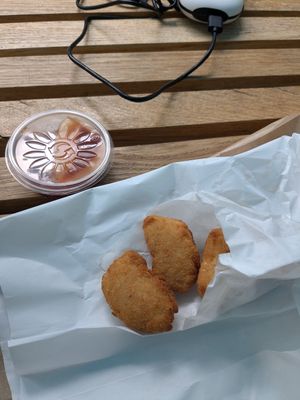 Small serve nuggets (takeaway) at Las Vegan's - Kazinczy 11 in Budapest