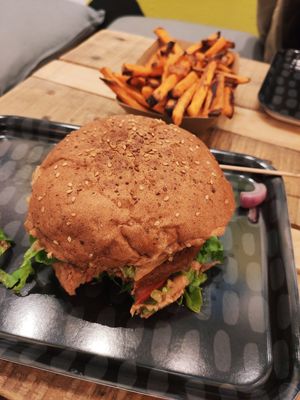 Seitan Burger at Las Vegan's - Kazinczy 11 in Budapest