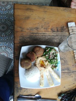 lunch of the day : Falafel, hummus, yuka fingers, rice and taboulet at Lulo's Restaurante in Jardin
