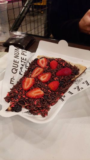 Chocolate com morango at Lovinha in Curitiba