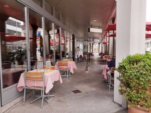 Outdoor seating at Santa Lucia in Winterthur