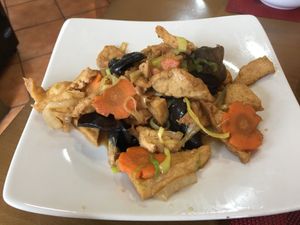 Fried Tofu with carrots, leeks and mushrooms  at HUI KITCHEN in Santiago De Compostela