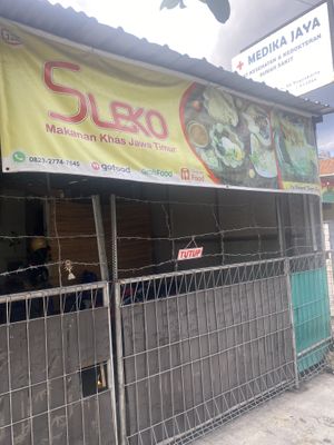 Tutup hari Minggu. I went there on Sunday, it’s CLOSED  at Sleko x GodaGado in Yogyakarta
