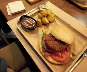 Hamburguesa at Pasapan in Segovia