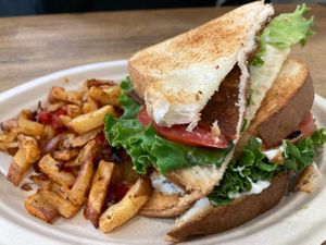 Vegan BLT at NOMZ in Akron