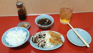 Mix Set (Karaage and Gyoza) with takoyaki mayo and Jasmine Tea at Izakaya Masaka in Tokyo