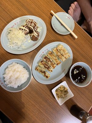 Lunch menus : vegan karaage and gyoga set  at Izakaya Masaka in Tokyo