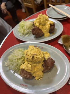 Karaage (fried chicken) with tarter sauce   at Izakaya Masaka in Tokyo