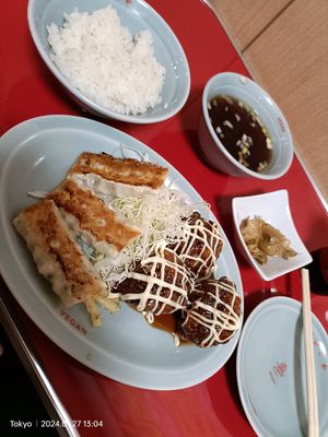 mixed set meal (gyoza, karaage, rice, soup, side dish) #Veganuary at Izakaya Masaka in Tokyo