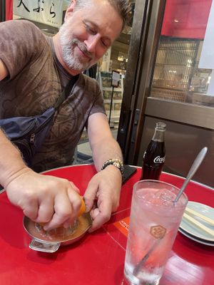 Make your own cocktail (grapefruit sour)  at Izakaya Masaka in Tokyo