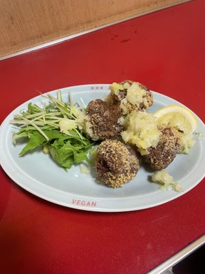 Lemon karaage  at Izakaya Masaka in Tokyo