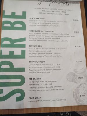 Drinks at Super Be Juicery in Marbella